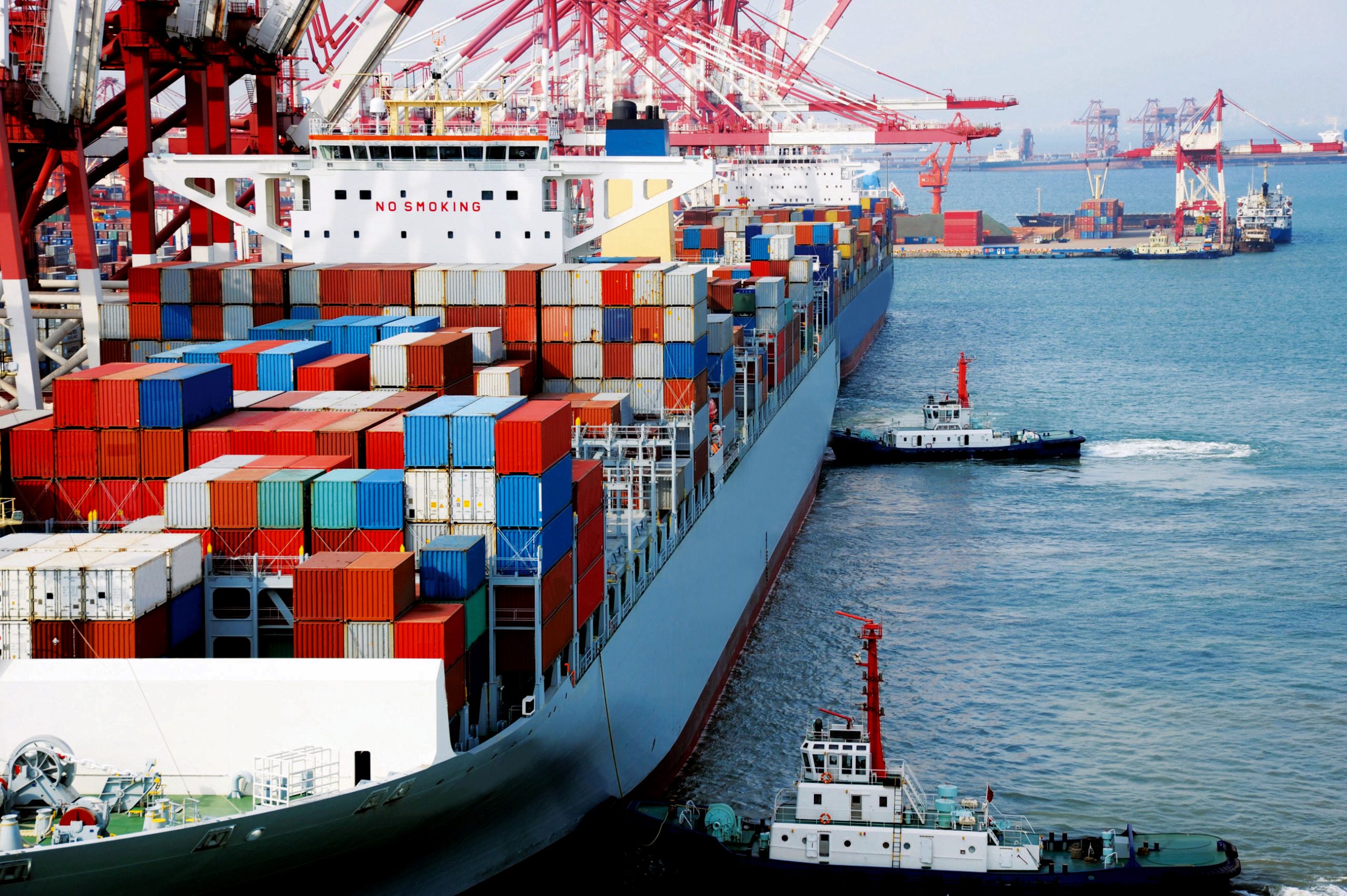 beached container ship